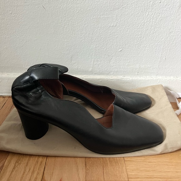 Gray Matters Pumps - Picture 2 of 3